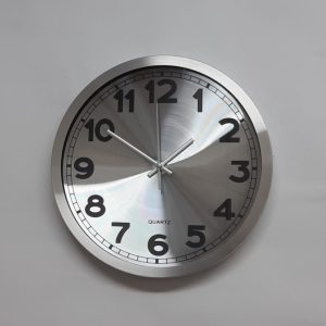 שעוני קיר מאלומיניום