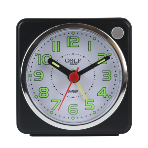 שעון מעורר עם מחוגים זוהרים בחושך, מרובע בעיצוב קלאסי-מודרני, מסידרת השעונים גולף שקט 2000 BB06602-BK-